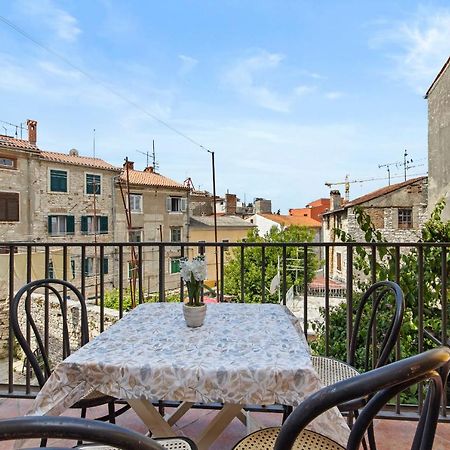 Pula Hostel Bagian luar foto