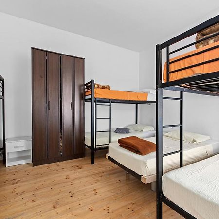 Pula Hostel Bagian luar foto
