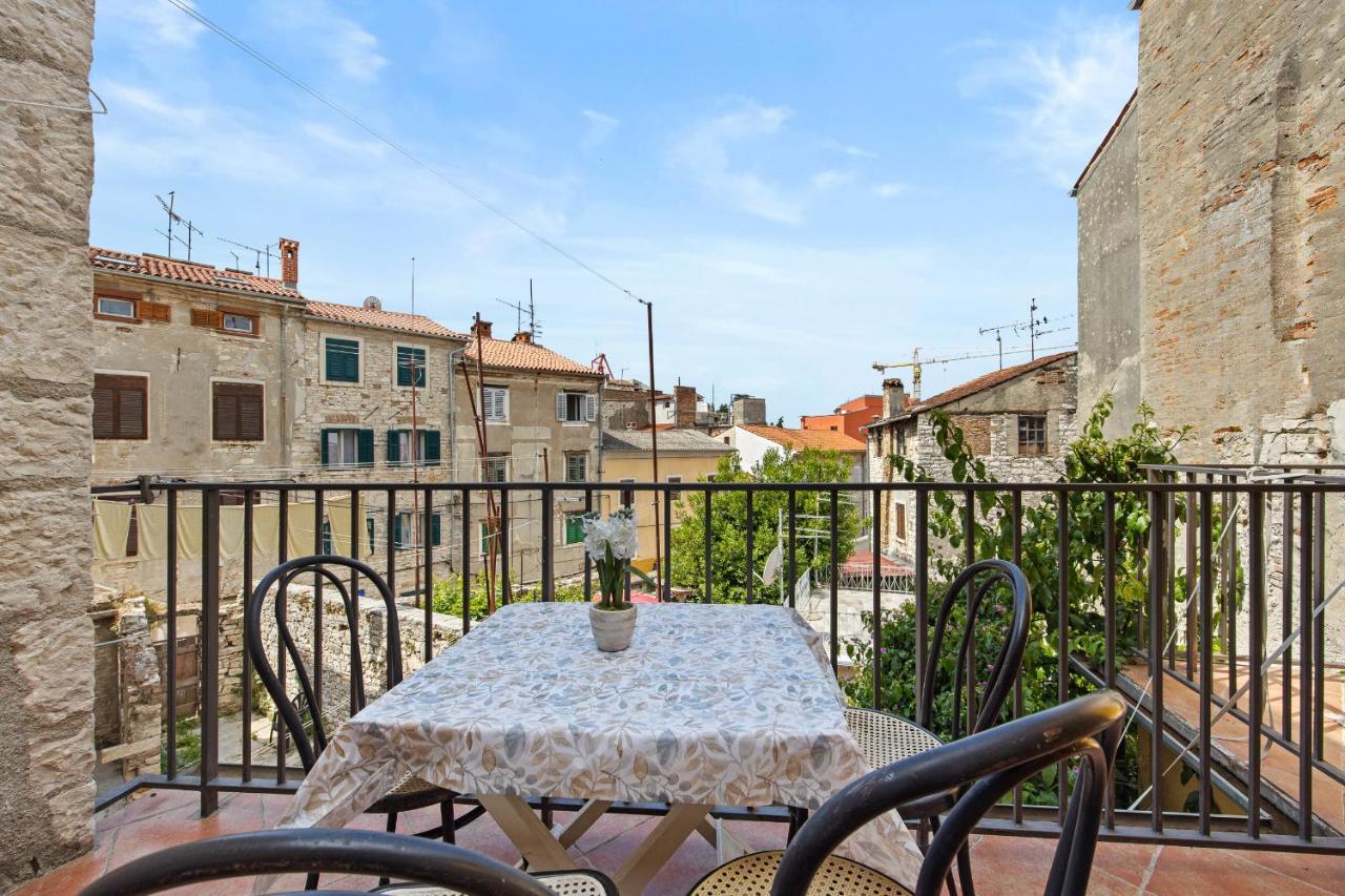 Pula Hostel Bagian luar foto